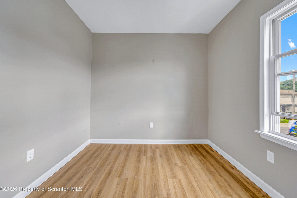 114 E Market Street - Photo 11
