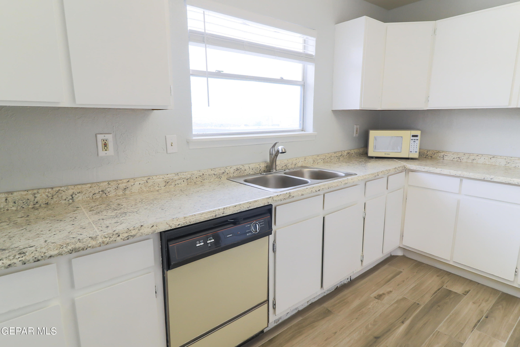 4800 N Stanton Street - Photo 4
