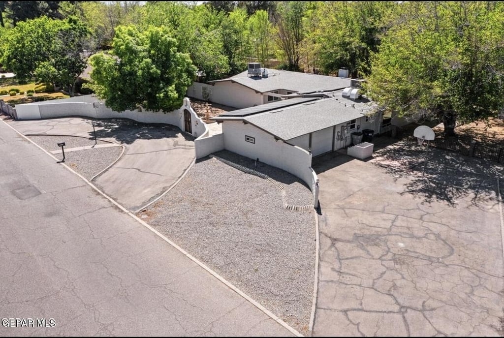 5233 White Oak Drive - Photo 2