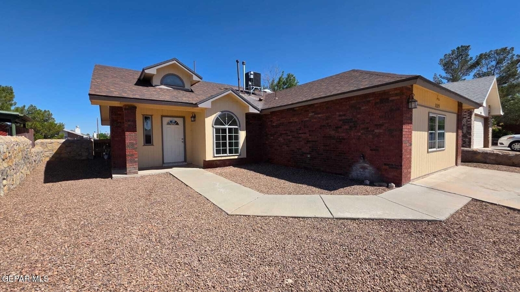 1529 Plaza Verde Drive - Photo 0