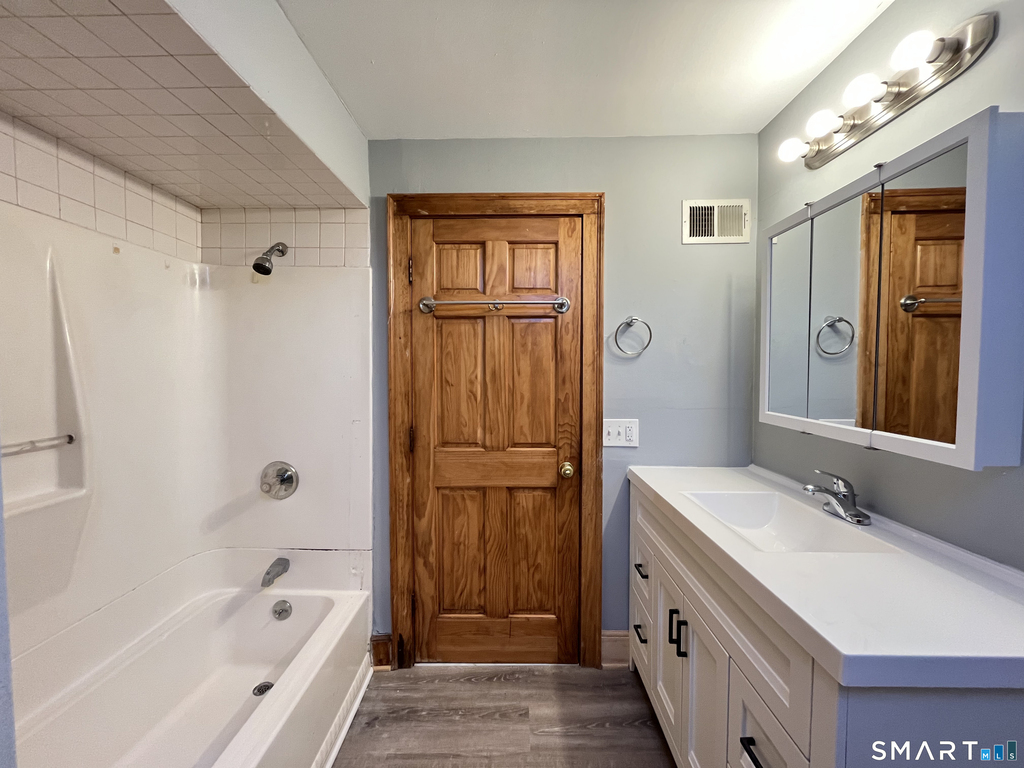 553 Townsend Avenue - Photo 6
