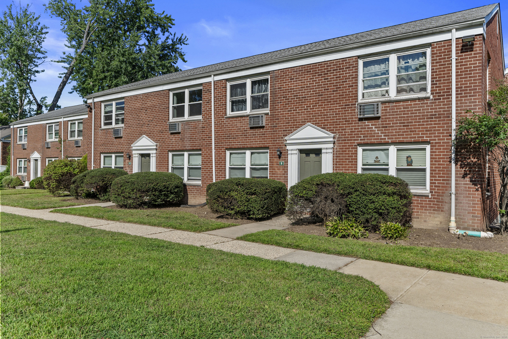 28 Hamilton Court - Photo 4