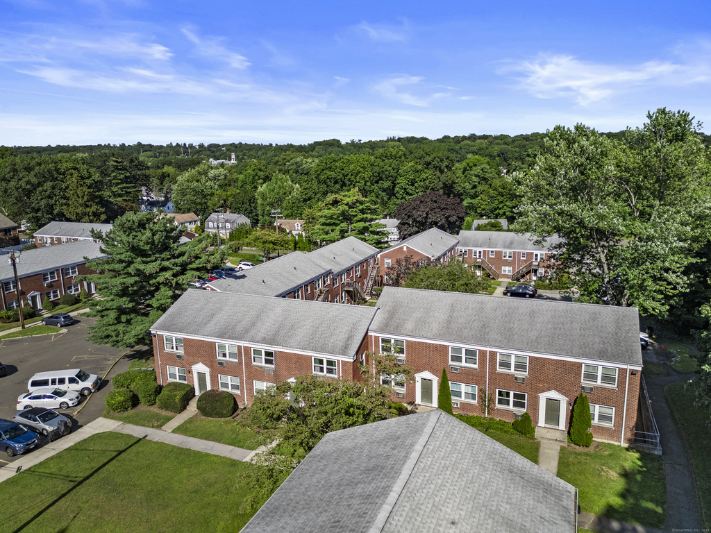28 Hamilton Court - Photo 10