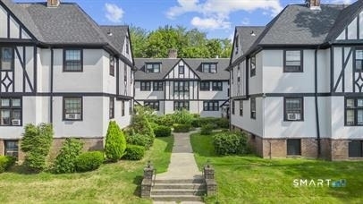 130 Bradley Avenue - Photo 1