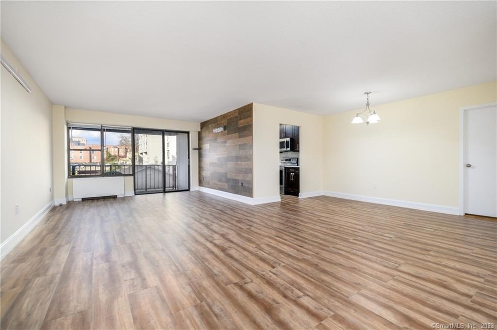 44 Strawberry Hill Avenue - Photo 7
