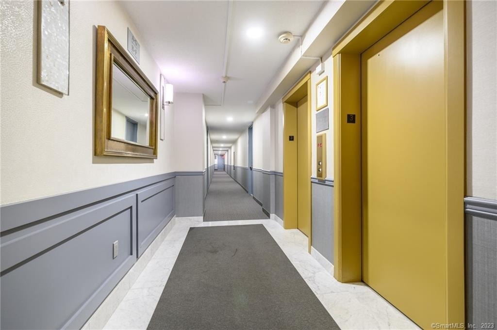 44 Strawberry Hill Avenue - Photo 4
