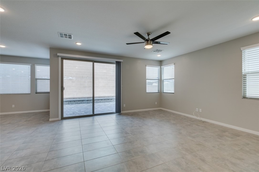 520 Founders Creek Avenue - Photo 5