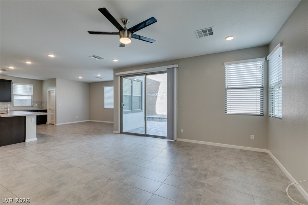 520 Founders Creek Avenue - Photo 8