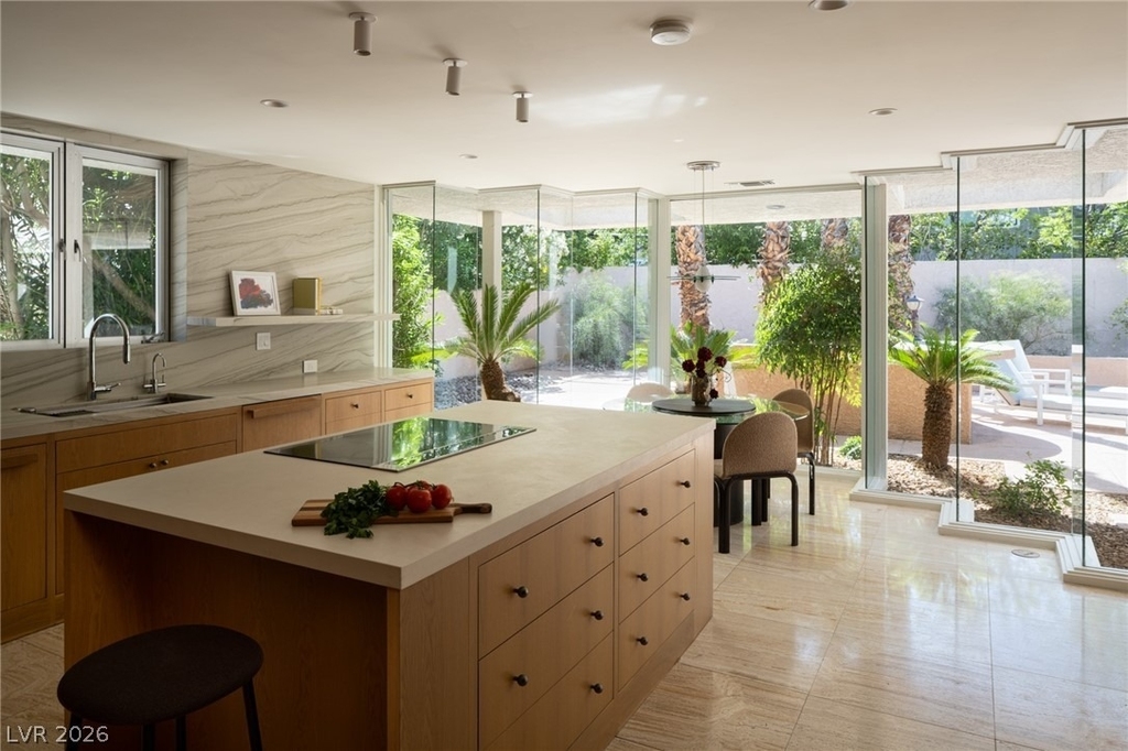 208 Desert View Street - Photo 2