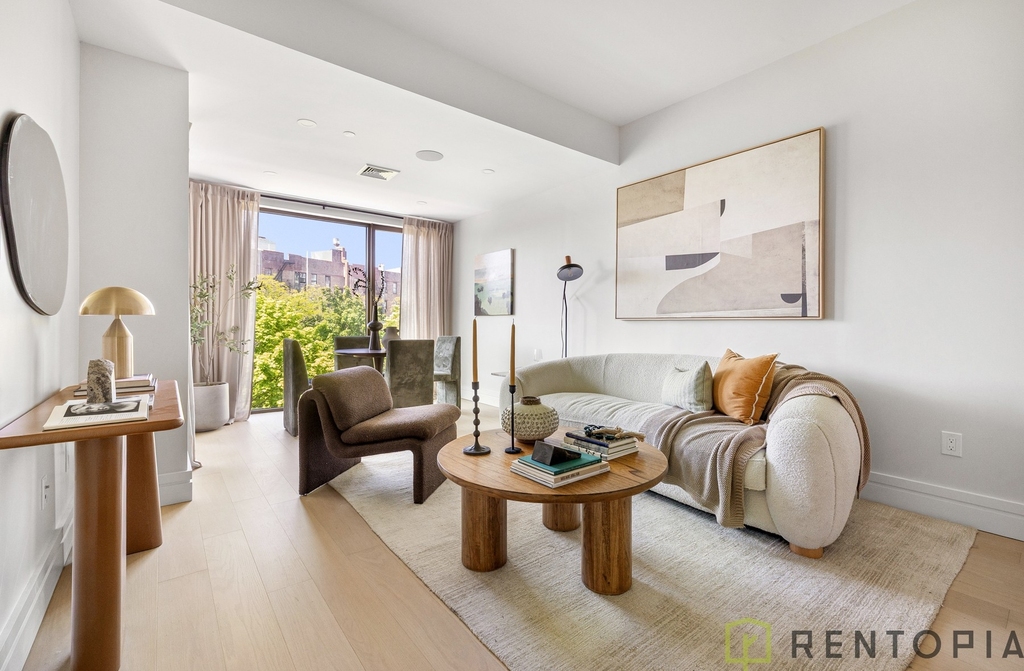 960 Franklin Avenue - Photo 7