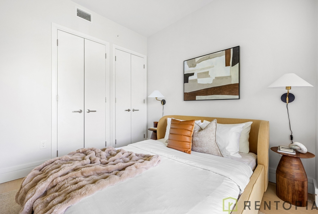 960 Franklin Avenue - Photo 11