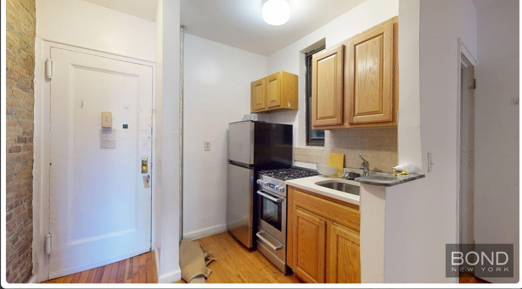 West 83rd Street - Photo 2