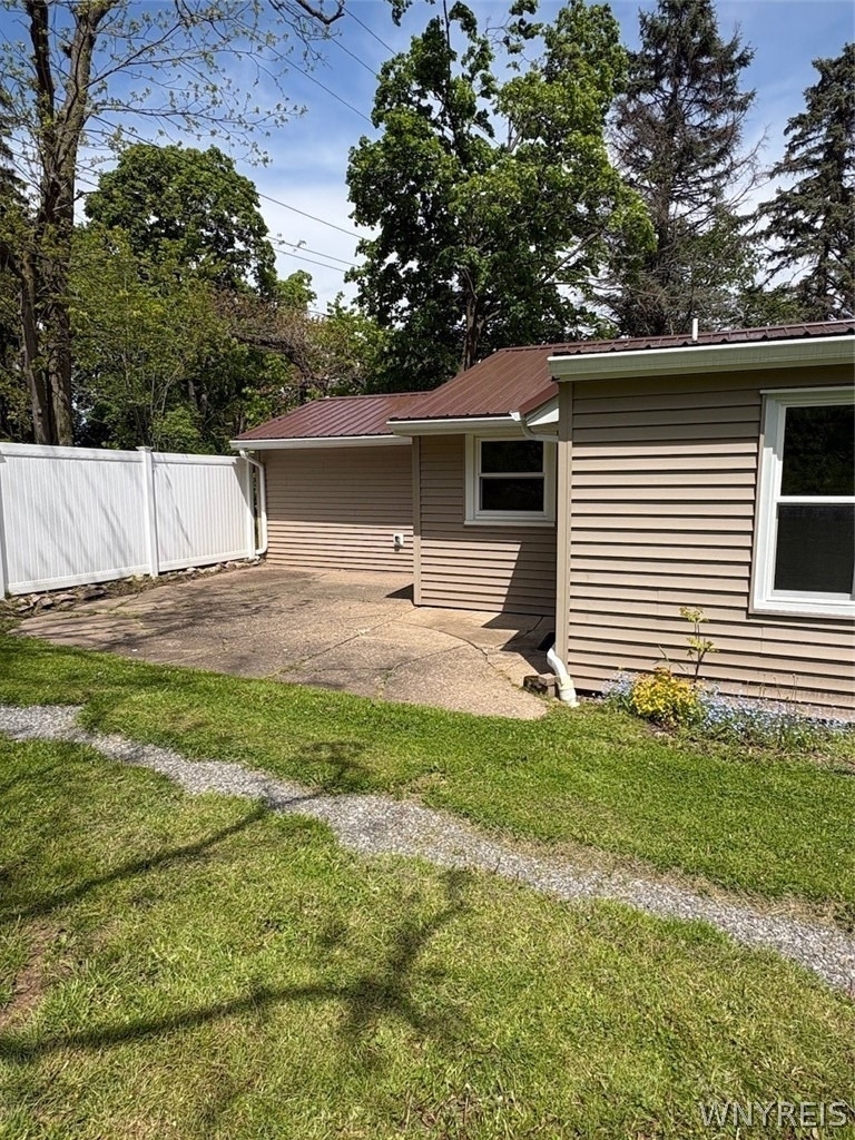 896 Hillside Drive - Photo 3