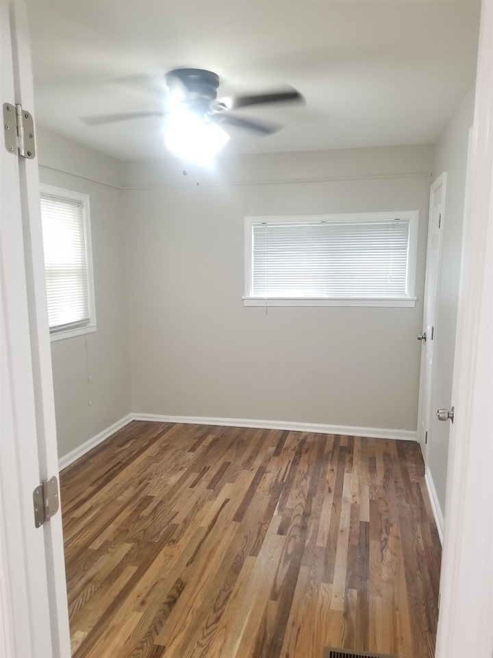 2467 Calvin Avenue - Photo 8