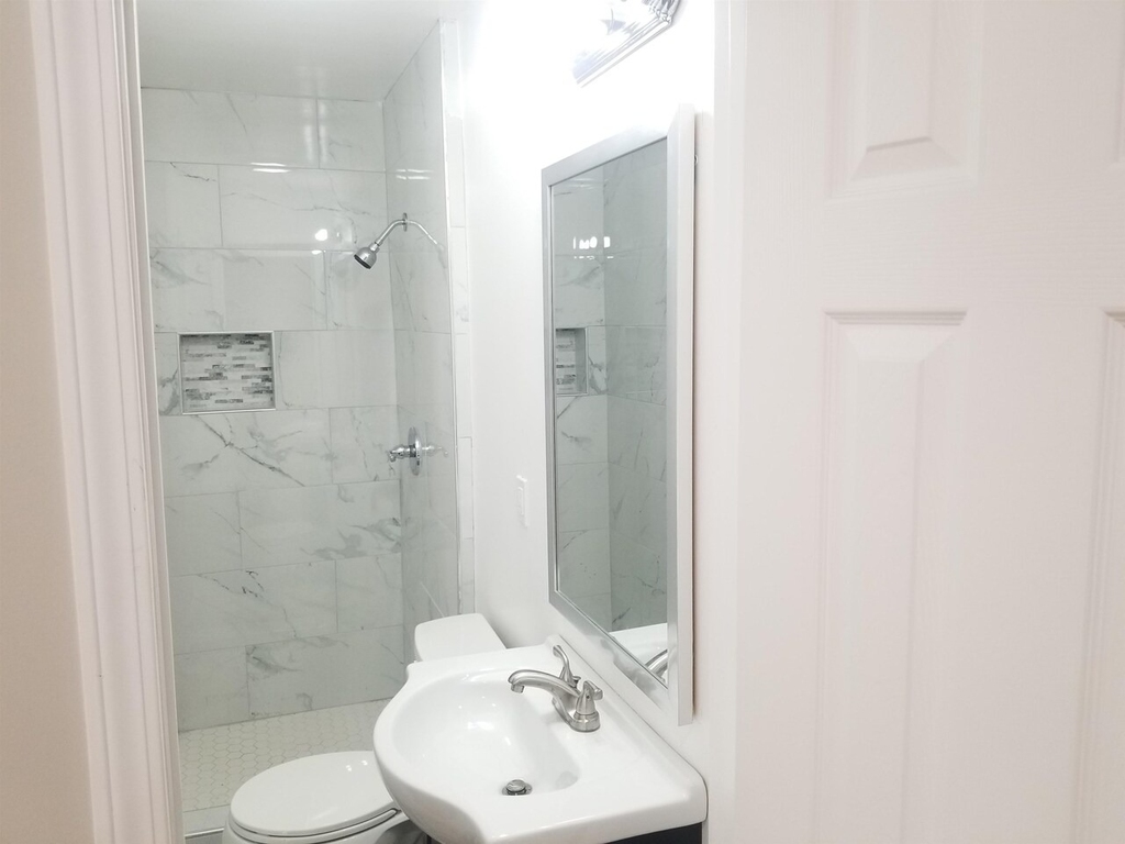 2467 Calvin Avenue - Photo 9