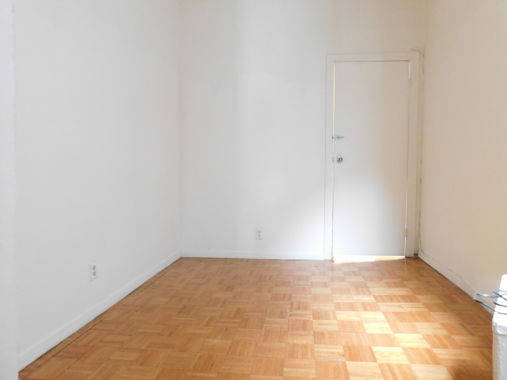 323A East 89th - Photo 6