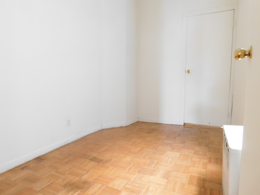 323A East 89th - Photo 5