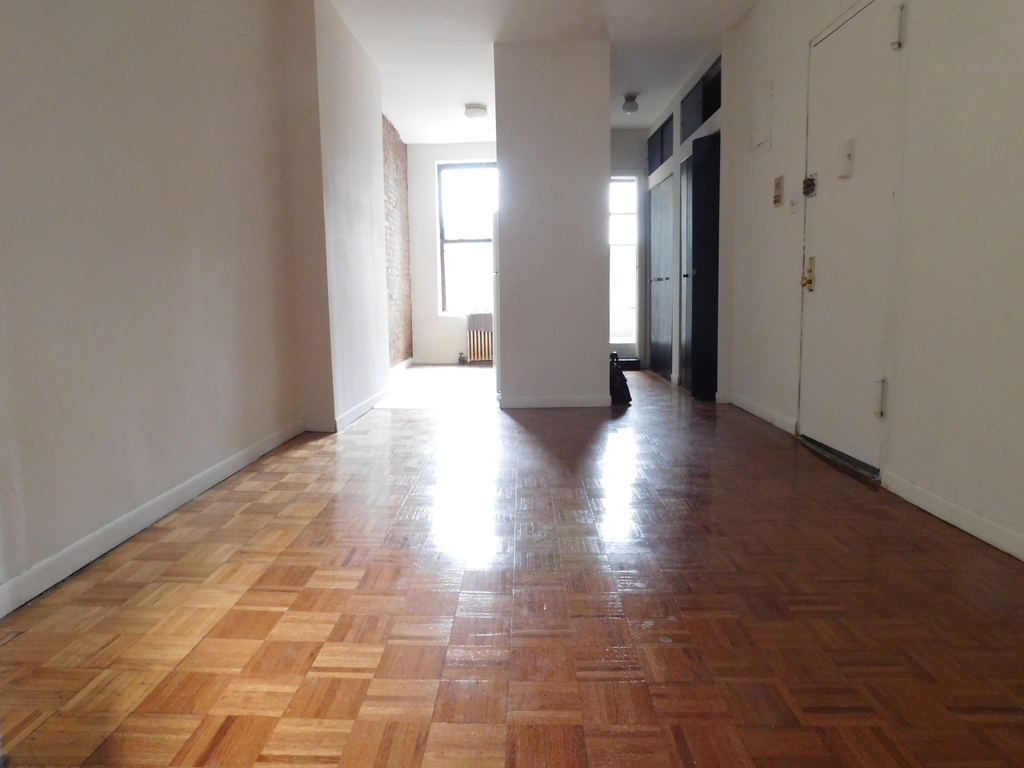 323A East 89th - Photo 1