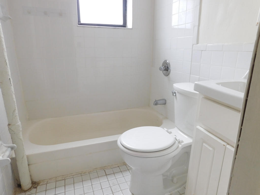 323A East 89th - Photo 7