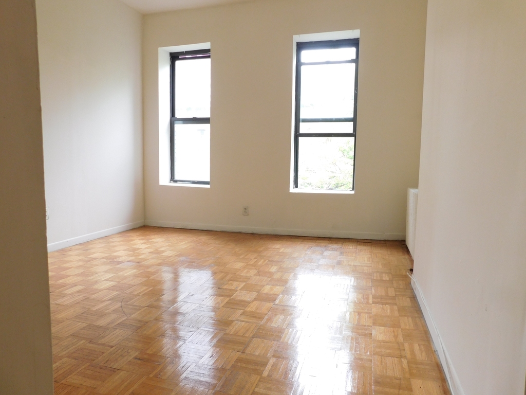 323A East 89th - Photo 3