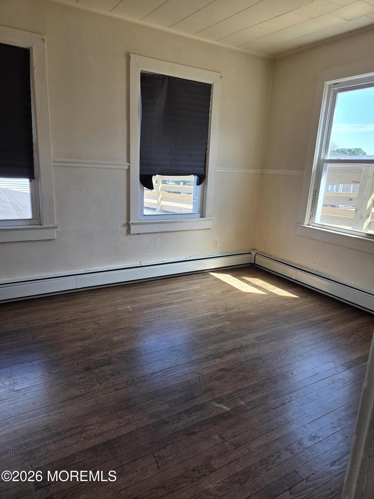 605 Broadway - Photo 4