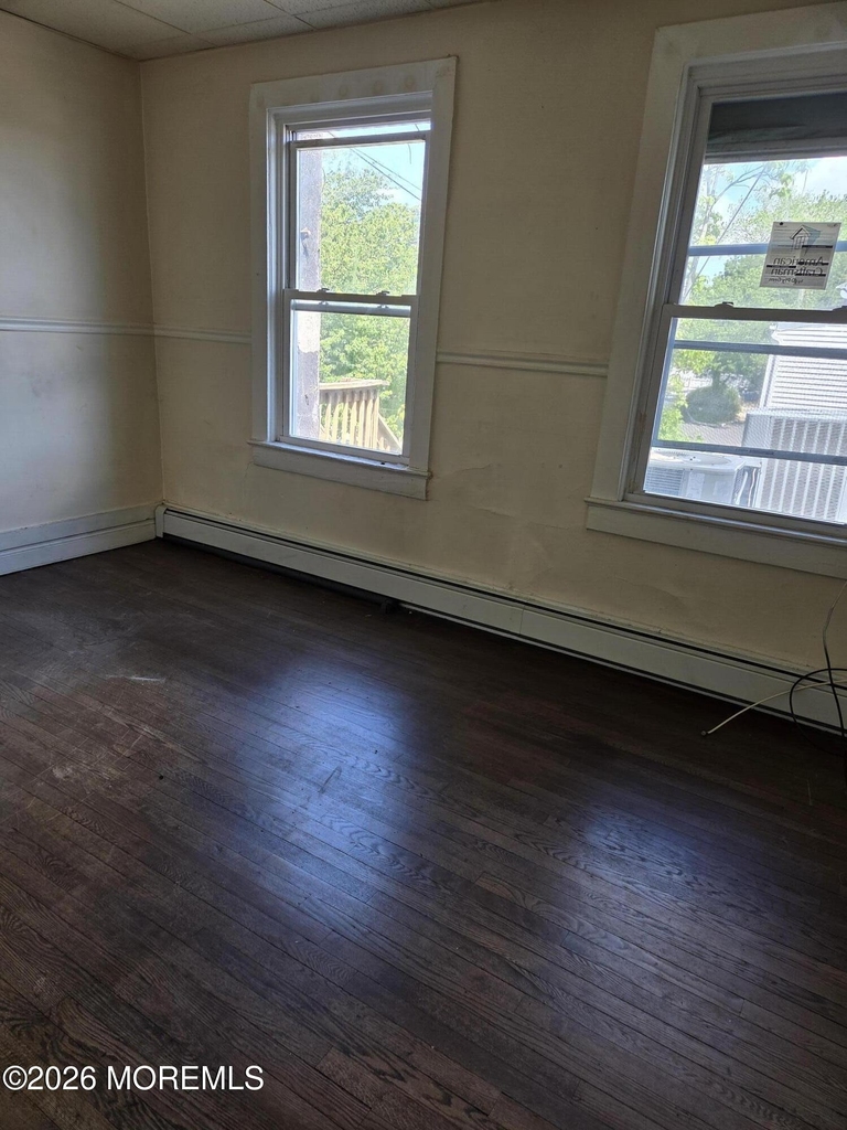 605 Broadway - Photo 3