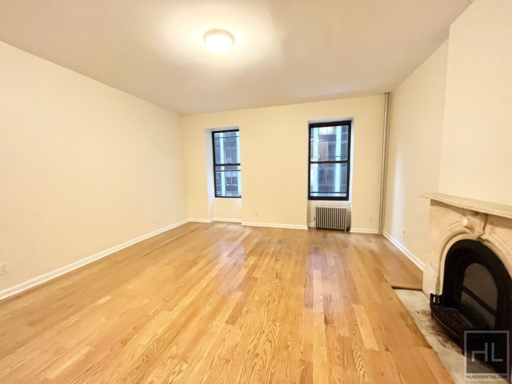 West 55 Street - Photo 4