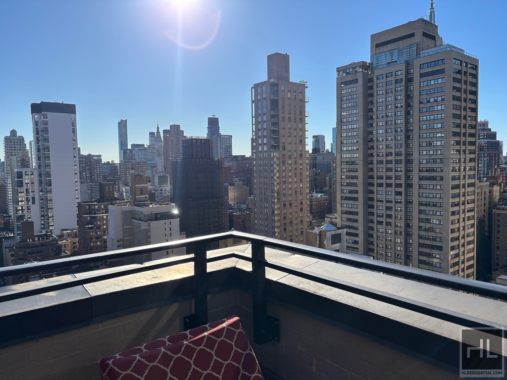 East 39th Street - Photo 3