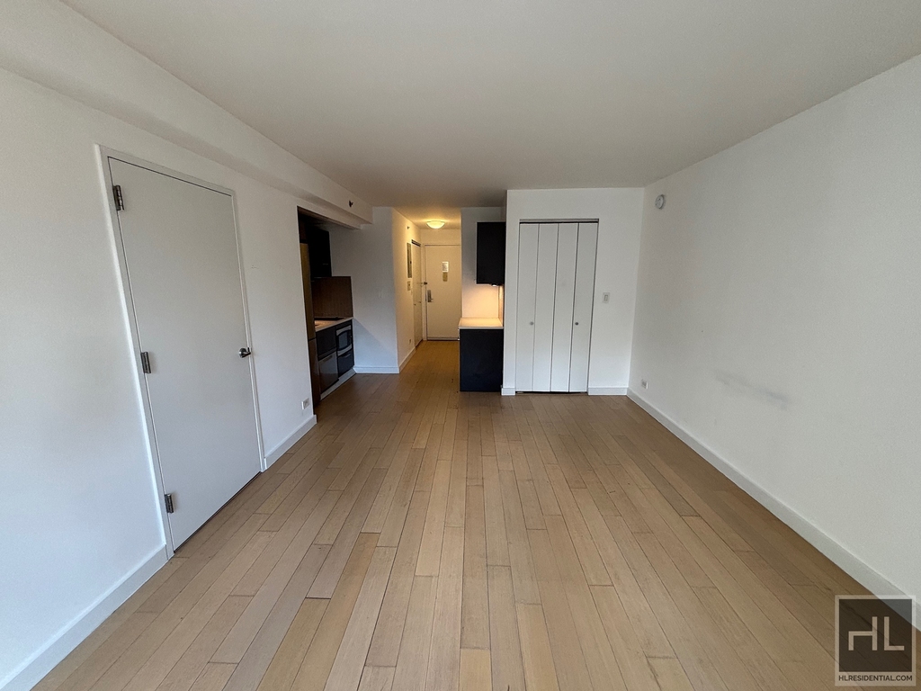 East 39th Street - Photo 1