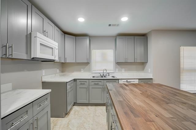 3402 Lawnview Avenue - Photo 8