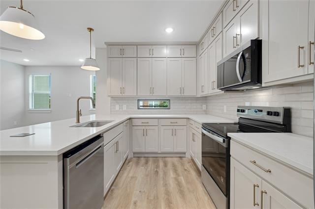 408 Foch Street - Photo 0
