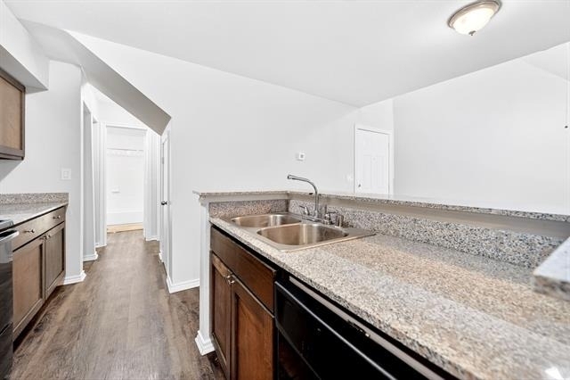 9837 Walnut Street - Photo 7