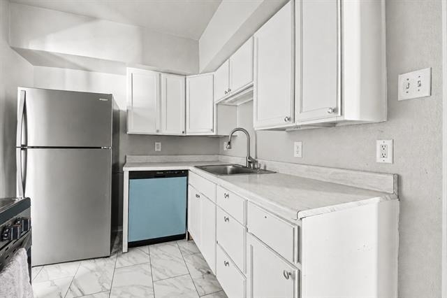 2475 Volga Avenue - Photo 3
