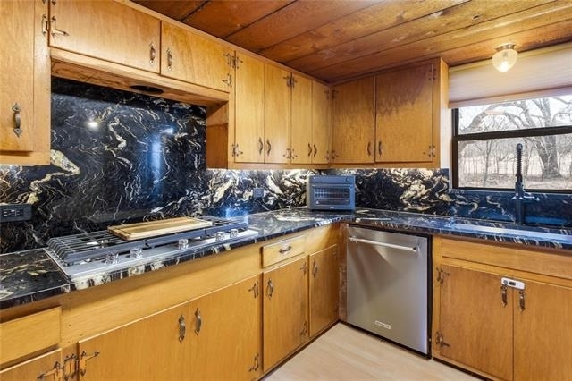 9213 Wilson Road - Photo 11
