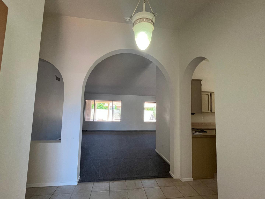 10302 E Coopers Hawk Drive - Photo 11