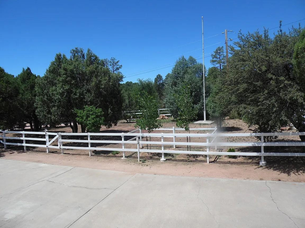 605 N Spur Circle - Photo 14