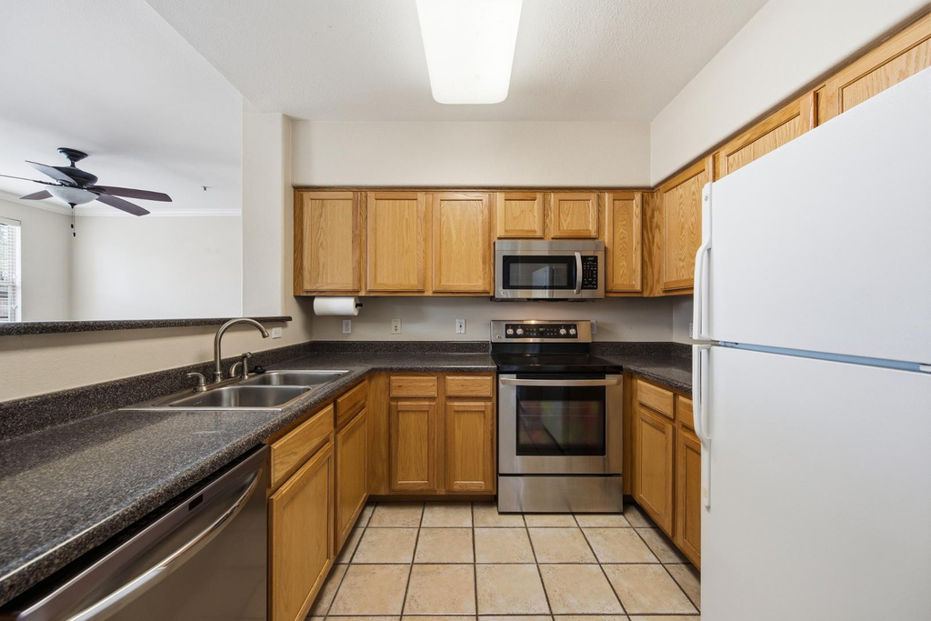 20100 N 78th Place - Photo 10