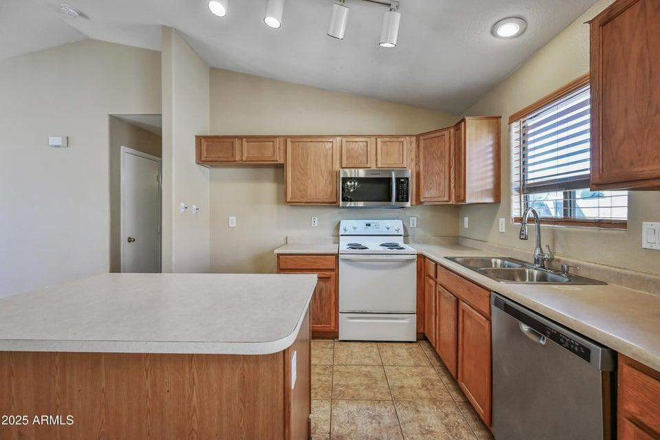 10930 W Wilshire Drive - Photo 1