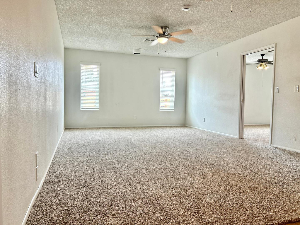 751 W 3rd Place - Photo 10