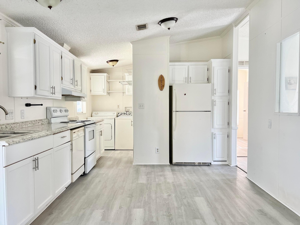 183 Plantation Boulevard - Photo 4