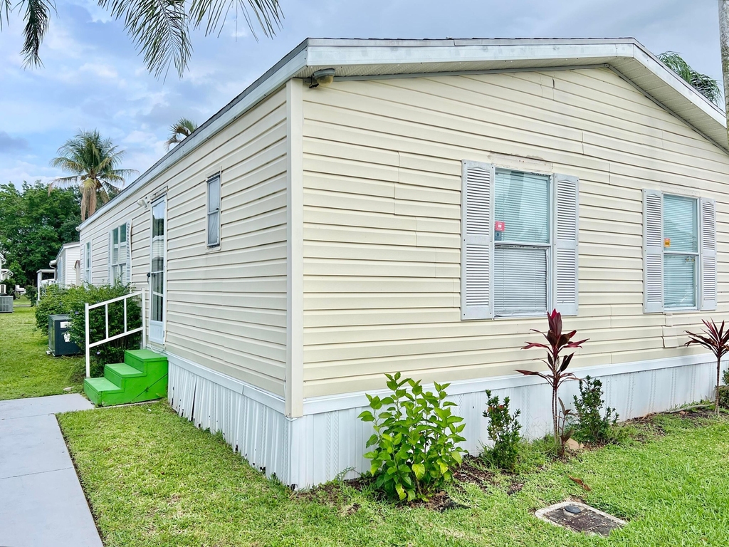 183 Plantation Boulevard - Photo 1
