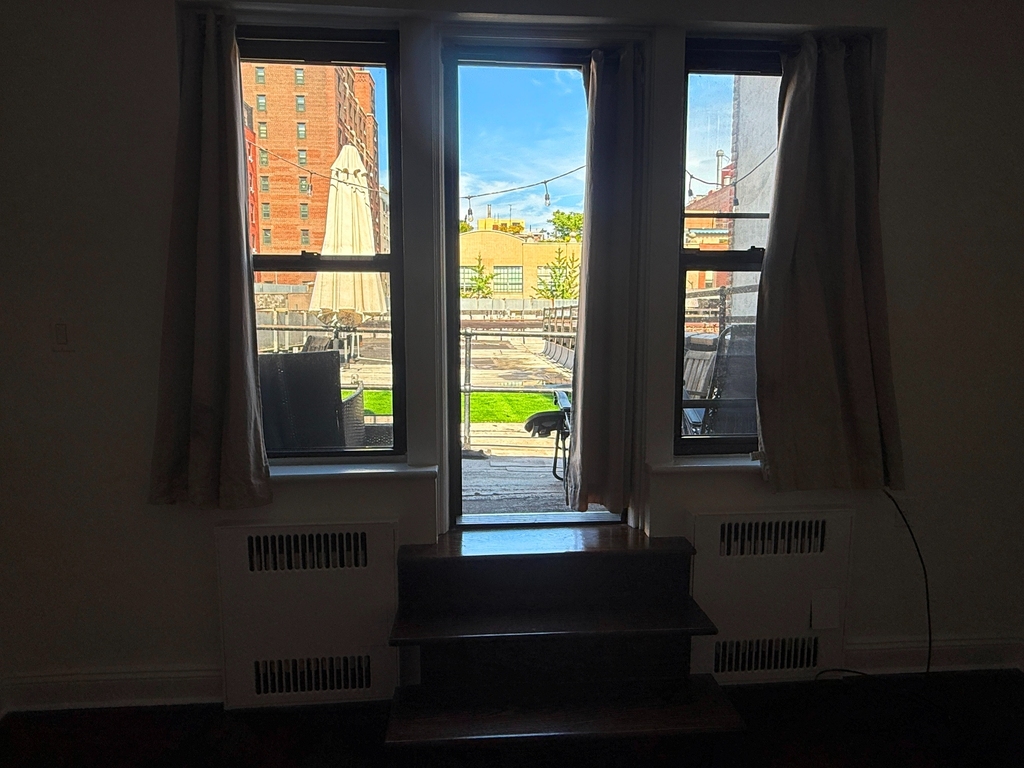 154 Henry Street - Photo 1