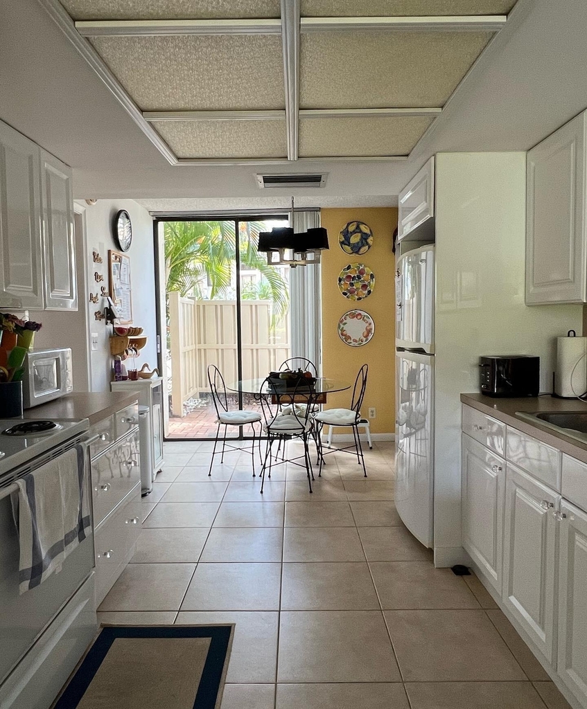 1002 Bridgewood Place - Photo 1