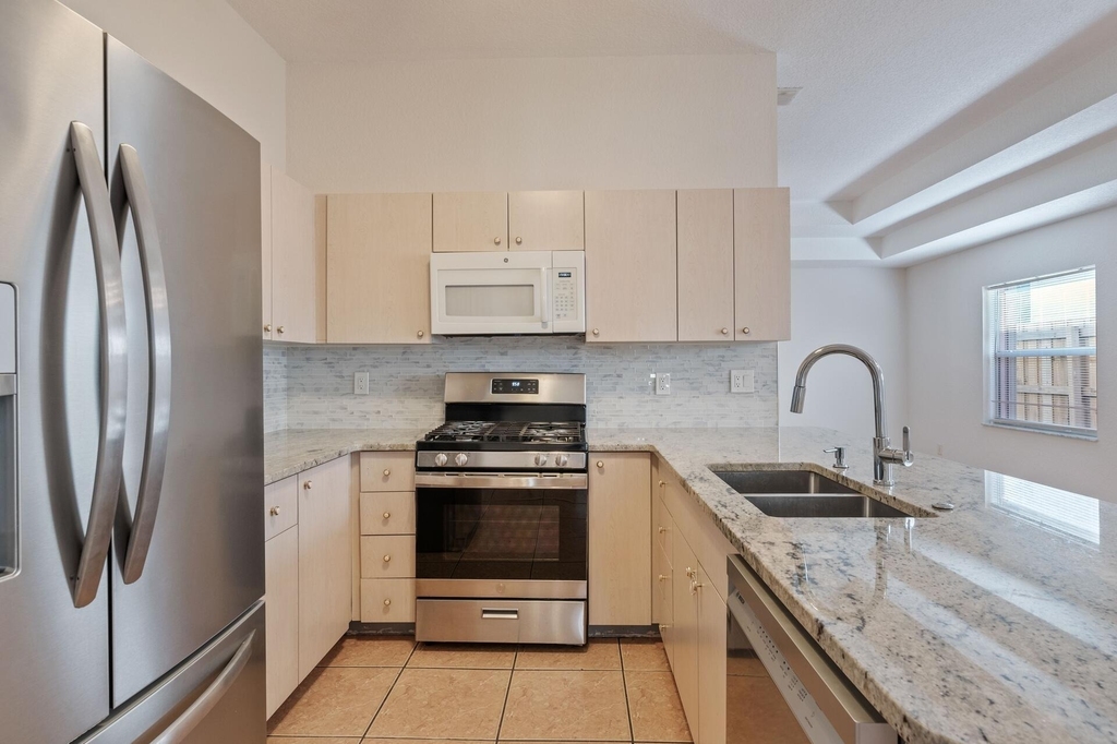 623 N L Street - Photo 5