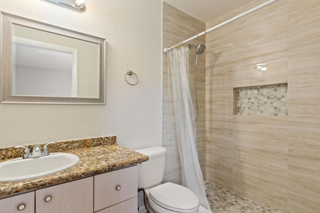 623 N L Street - Photo 9