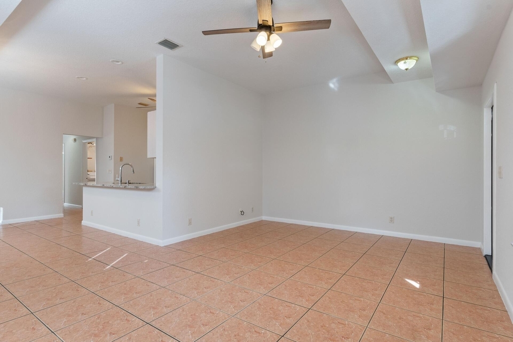 623 N L Street - Photo 1