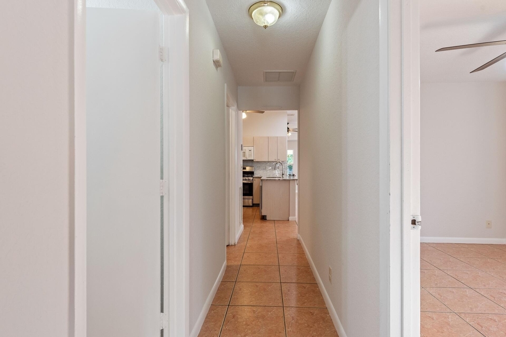 623 N L Street - Photo 12