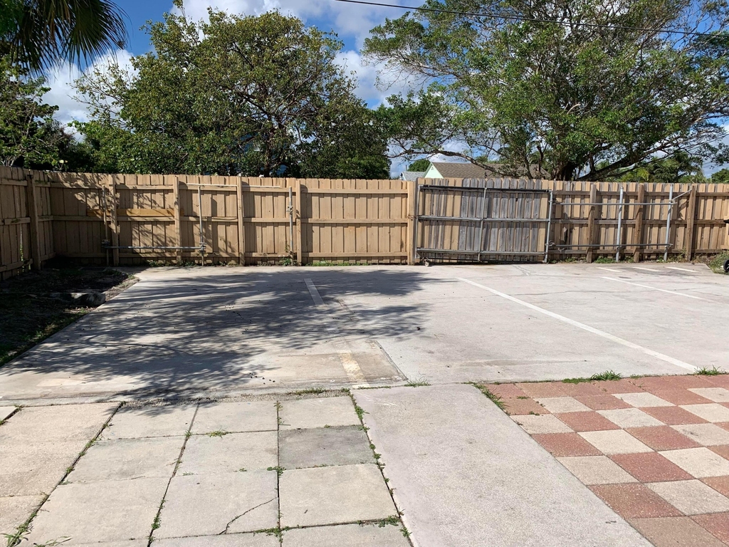 623 N L Street - Photo 16