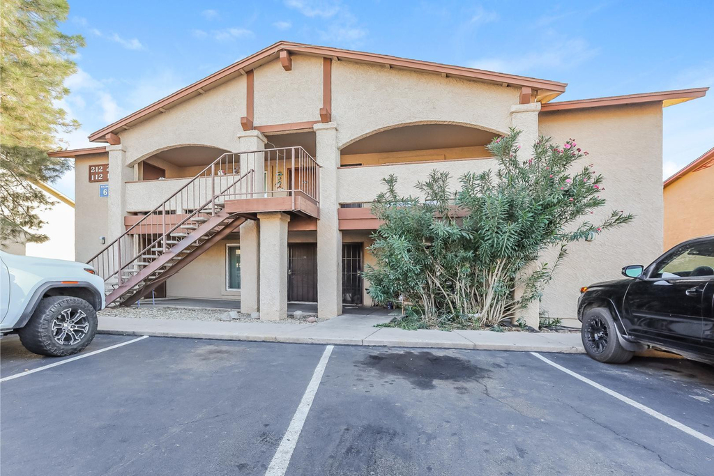 465 W Ivyglen Street - Photo 6