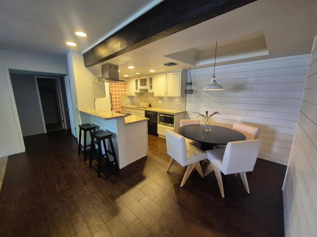 7557 N Dreamy Draw Drive - Photo 1